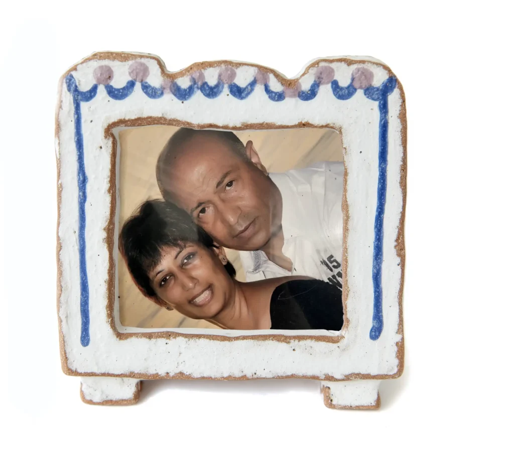 Hassan en Vydia financieren het huis van hun zoon