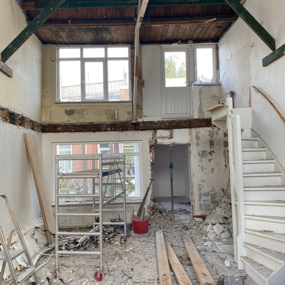 afbeelding van de woning van Niels en Jelske tijdens de verbouwing.