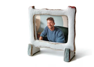 Bas financierde zijn pied-a-terre via Jens